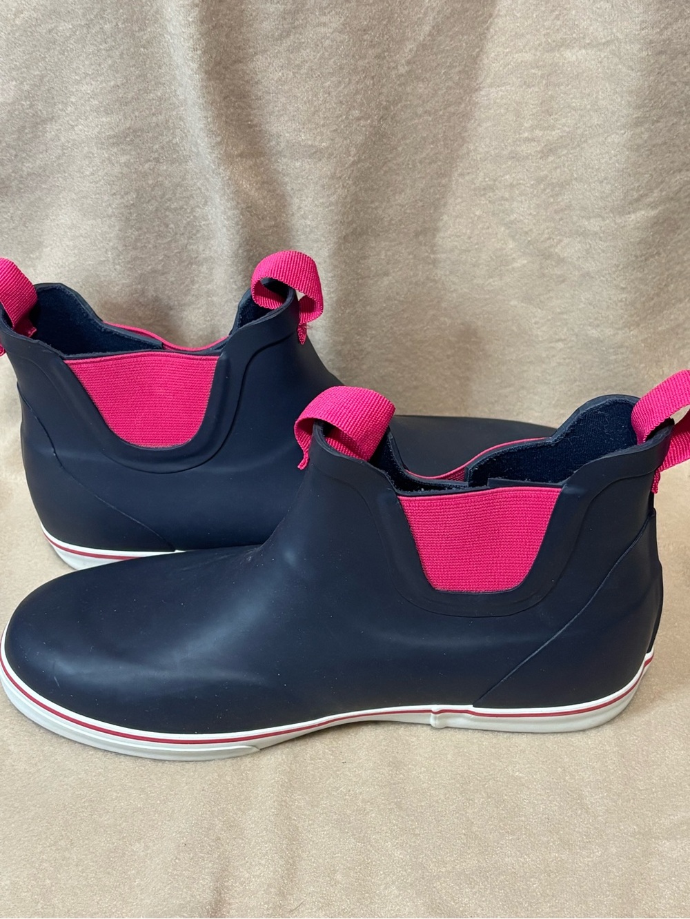 Ocean Coast Women’s Black Rain Ankle Boots with Pink Pull Tabs Sz 9M EUC